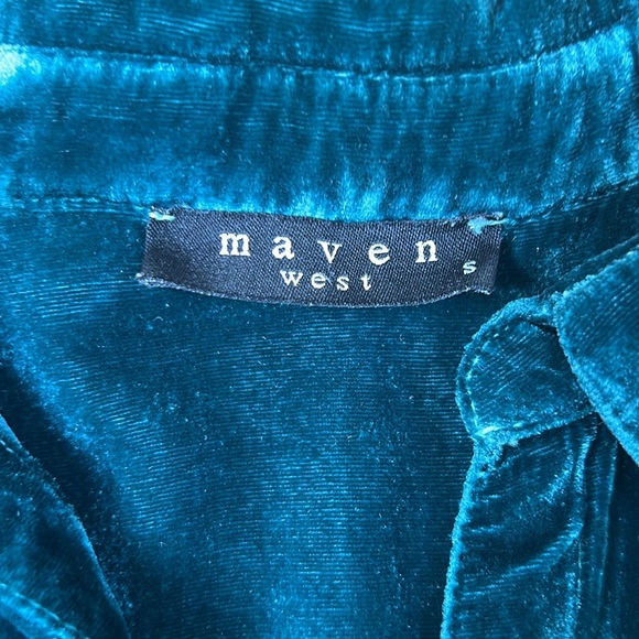 Maven West Velvet Button Front Top Size Small - Picture 2 of 5